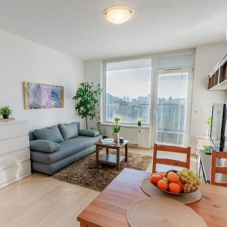 Sunny Apartment With Amazing Terrace On The 13Th Floor Near City Center Bratislava Exterior foto
