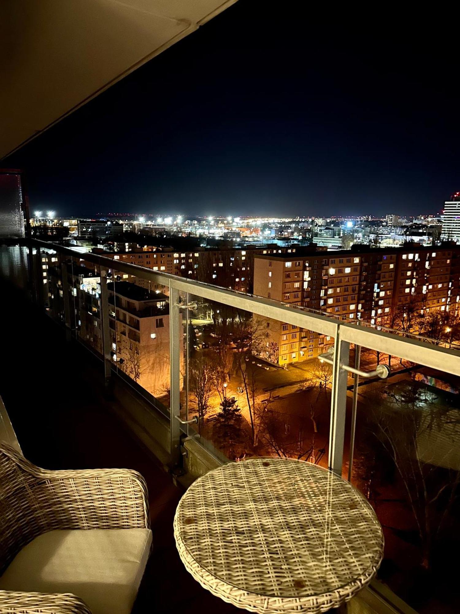 Sunny Apartment With Amazing Terrace On The 13Th Floor Near City Center Bratislava Exterior foto