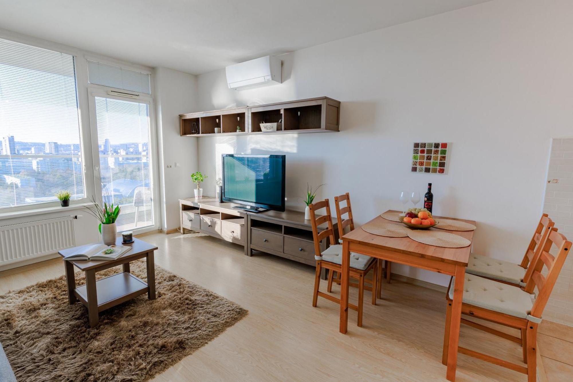 Sunny Apartment With Amazing Terrace On The 13Th Floor Near City Center Bratislava Exterior foto
